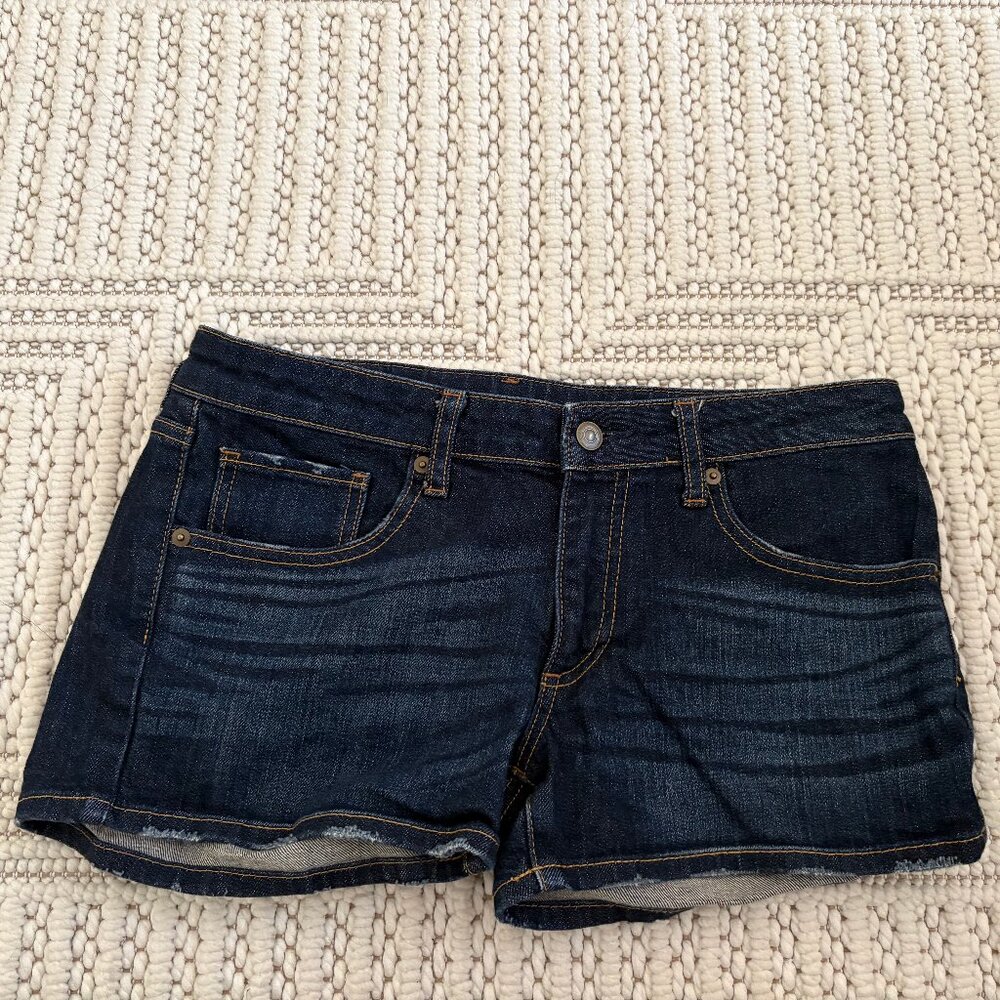 Uniqlo denim/jean short shorts in dark blue, EUC, Size 27
